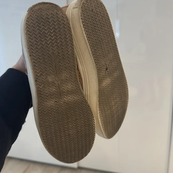 Dolce Vita Sneakers - Picture 7 of 9